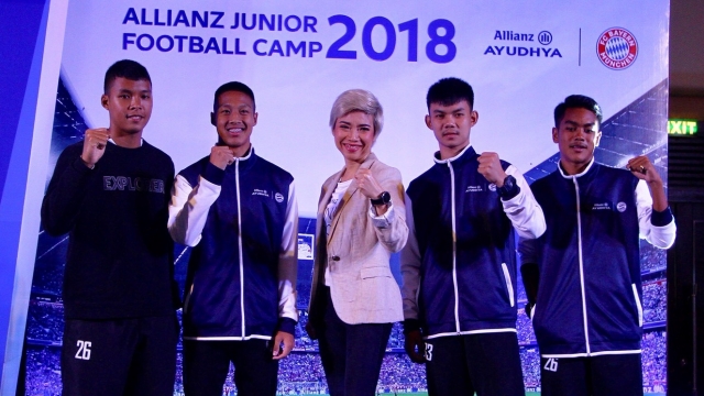 วิเคราะห์บอล ทีเด็ดบอล - 4-แข้งยช.ไทยสุดปลื้มร่วมค่าย-Allianz-Explorer-เมืองเบียร์-ภายใต้โครงการ--อลิอันซ์-จูเนียร์-ฟุตบอล-แคมป์-2018-